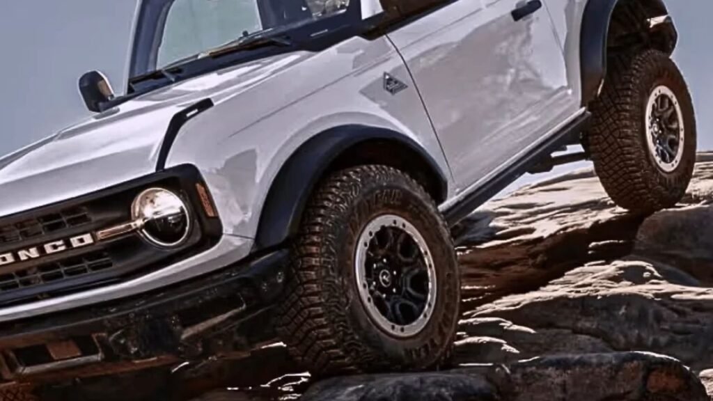 ford bronco sasquatch package 2 33-inch Badlands tire